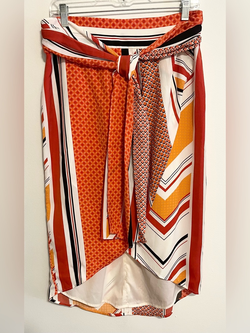 NWT Banana Republic Factory High-Low Geo Print Faux Wrap Skirt. Size 8